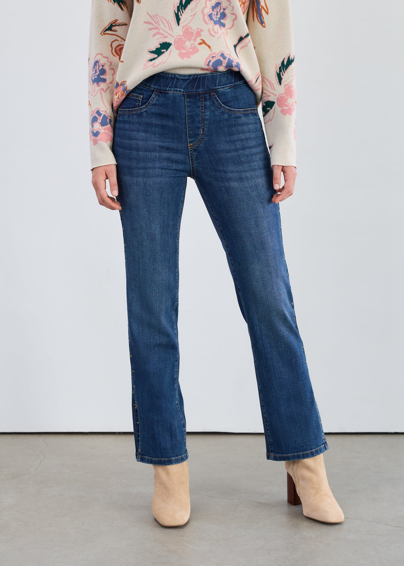 Pull on Straight Ankle with Stud Details