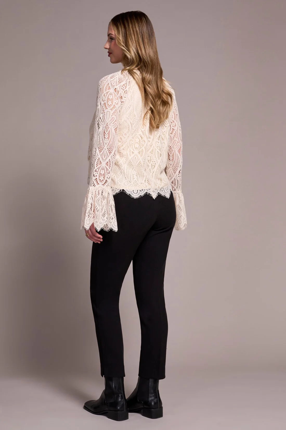 Lace Crew Neck Blouse With Lined Body